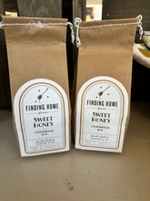 Load image into Gallery viewer, Sweet Honey Cornbread Mix 24oz