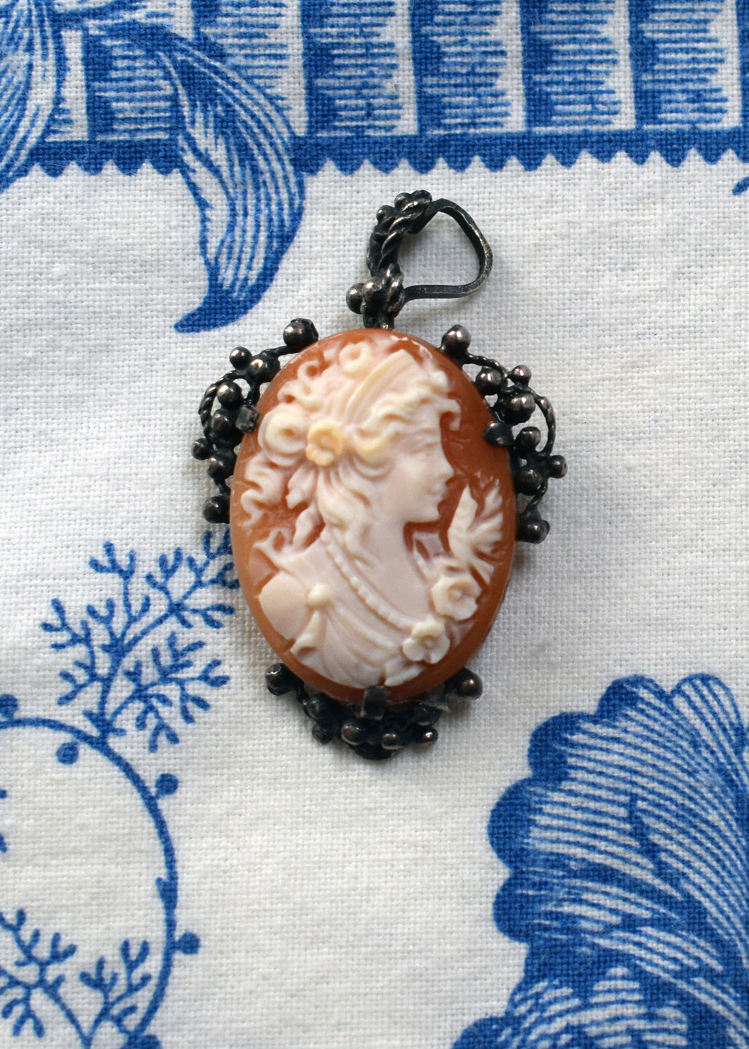 Small Detailed Oval Cameo